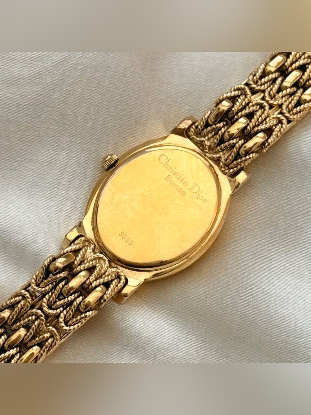 AUTHENTIC VERY RARE VINTAGE DIOR GOLD WATCH - WITH BOX - Picture 8 of 9